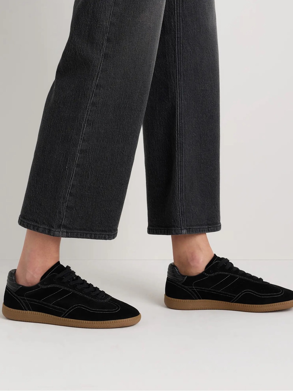 Quince Italian Suede Gum Sole Sneaker Sz 9 Womens Black Contrast Minimalist Fall